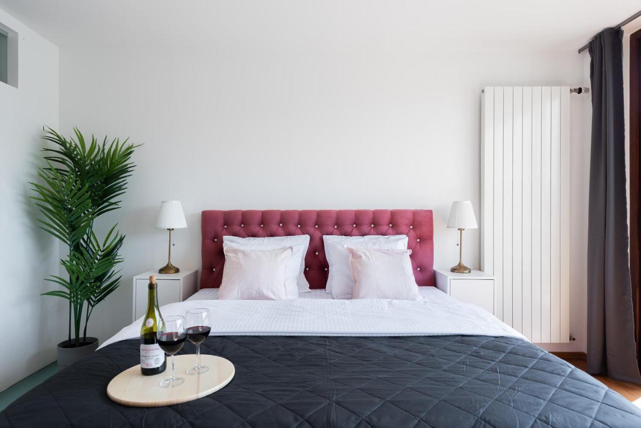 Apartment With Balcony And Parking Near The Prague Museum Εξωτερικό φωτογραφία