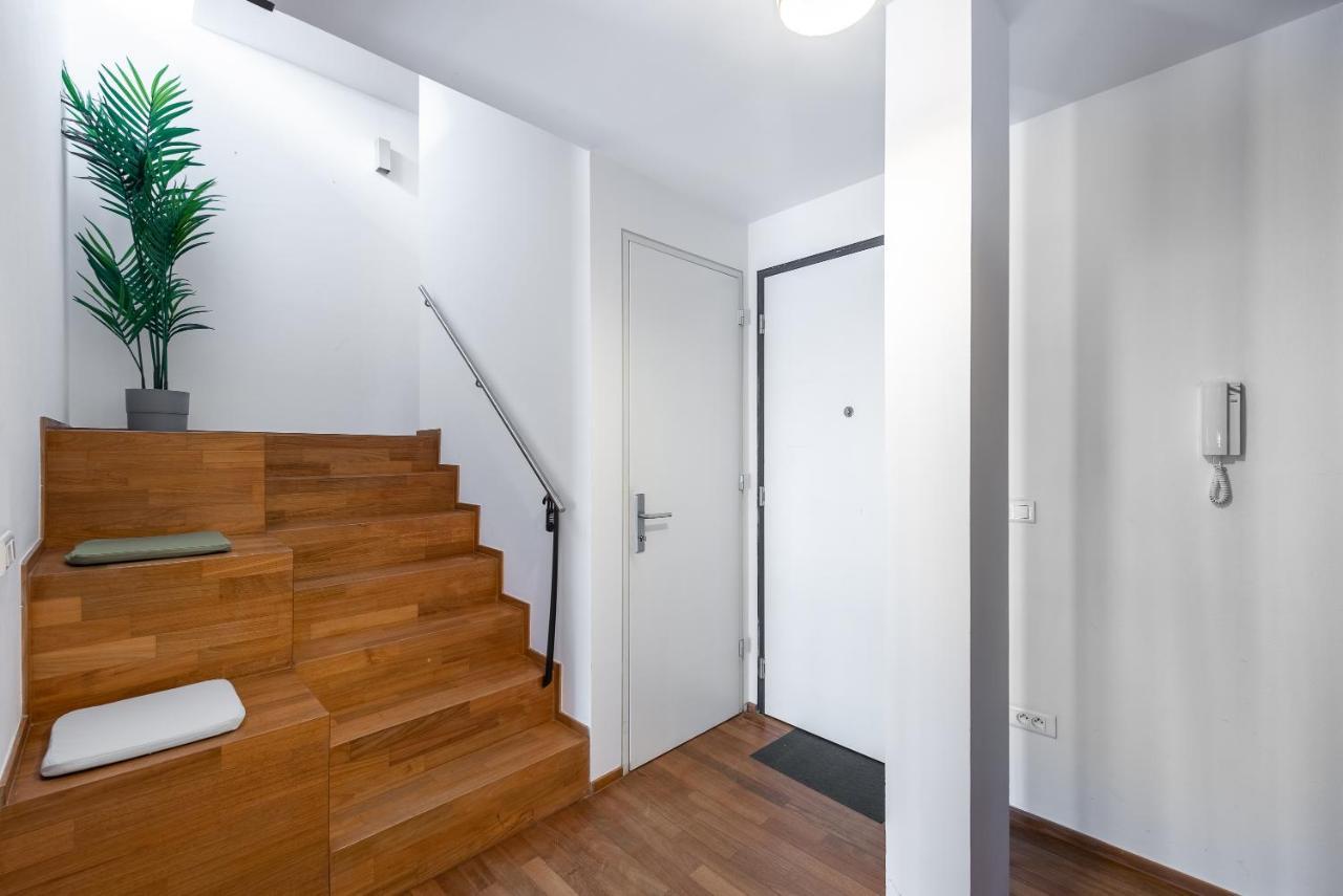 Apartment With Balcony And Parking Near The Prague Museum Εξωτερικό φωτογραφία