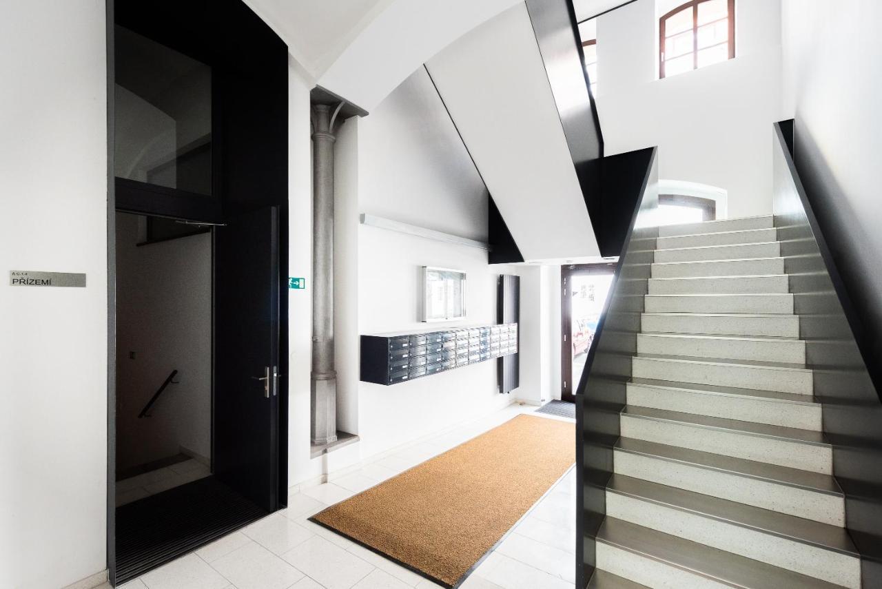 Apartment With Balcony And Parking Near The Prague Museum Εξωτερικό φωτογραφία