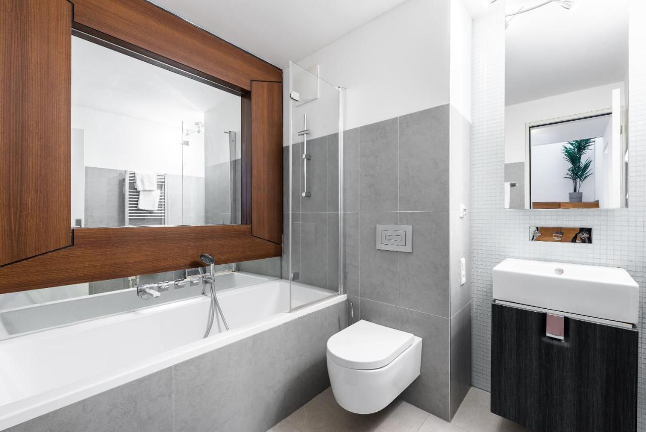 Apartment With Balcony And Parking Near The Prague Museum Εξωτερικό φωτογραφία