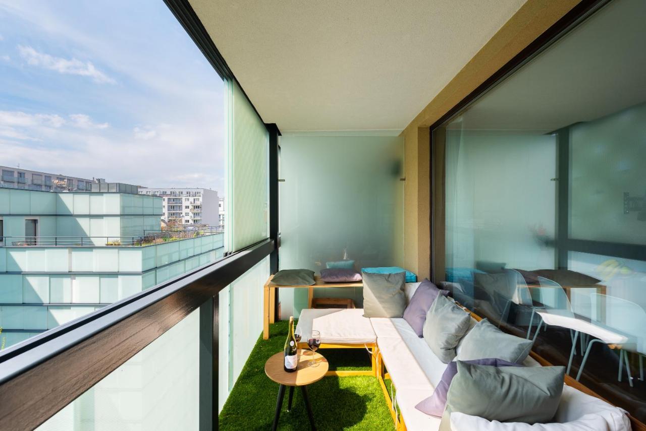 Apartment With Balcony And Parking Near The Prague Museum Εξωτερικό φωτογραφία