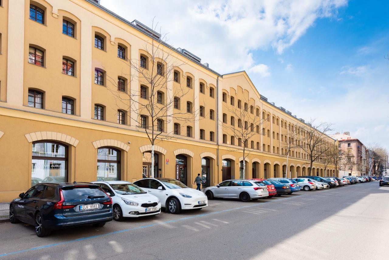 Apartment With Balcony And Parking Near The Prague Museum Εξωτερικό φωτογραφία